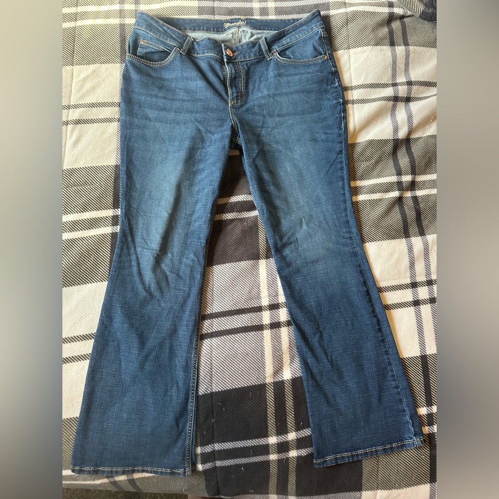 Wrangler Women's Flare Jeans in Blue